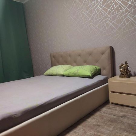 Apartment Sports Palace Просторная Квартира Рядом Дворец Спорта Charkov Buitenkant foto