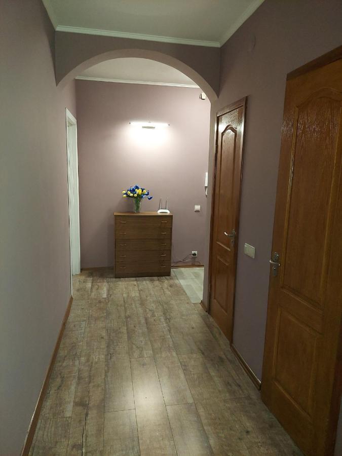 Apartment Sports Palace Просторная Квартира Рядом Дворец Спорта Charkov Buitenkant foto
